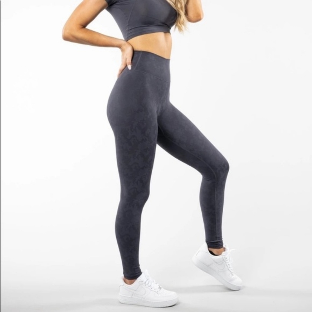 BuffBunny Confidential Camo Leggings Women's Small